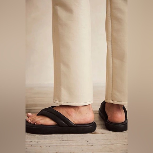 ❤️COPY - Free People Wonderland Thong Sandal - Picture 3 of 11